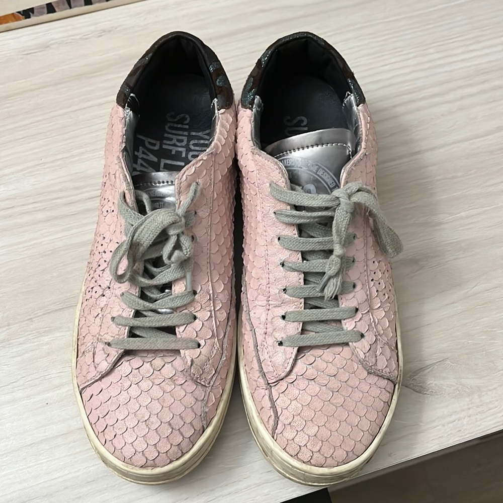 Pink crocodile p448 sneakers
